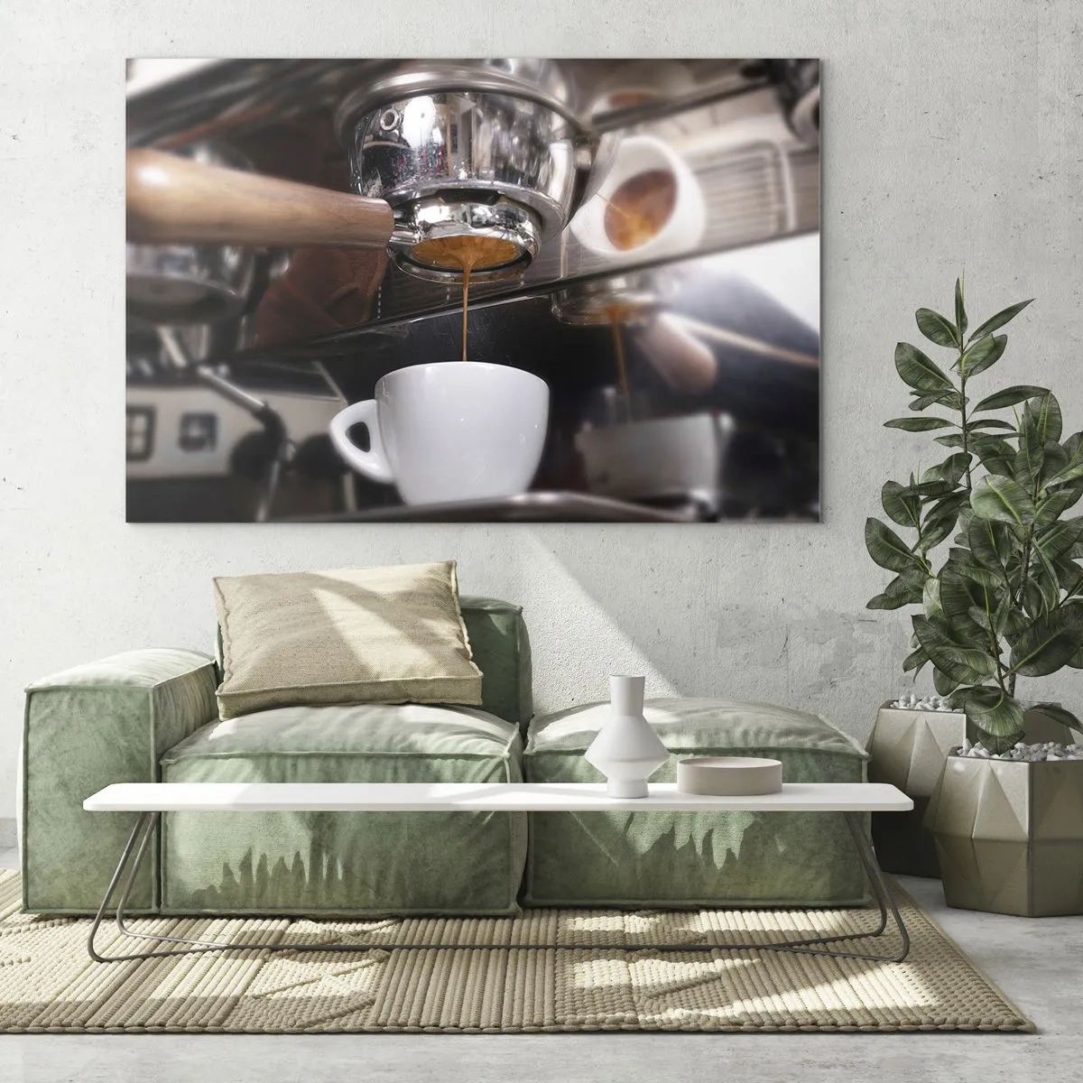 Üveg kép - Közeli kép egy csésze kávéról, amelyet egy nyomás alatt készült kávéfőzőből töltenek ki - 70x50cm - A nap egy jó pillanata - Modern fali dekoráció nappalihoz és hálószobához ARTTOR