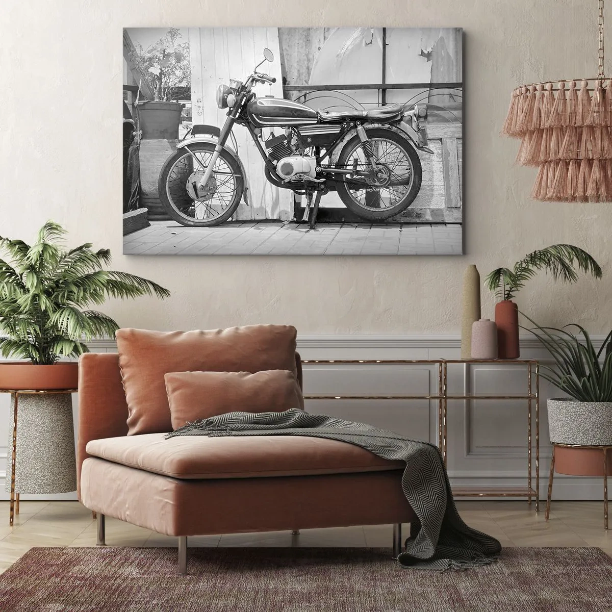 Vászonkép - Fekete-fehér fotó egy klasszikus motorkerékpárról - 70x50cm - Klasszikus mindenek felett - Modern fali dekoráció nappalihoz és hálószobához ARTTOR
