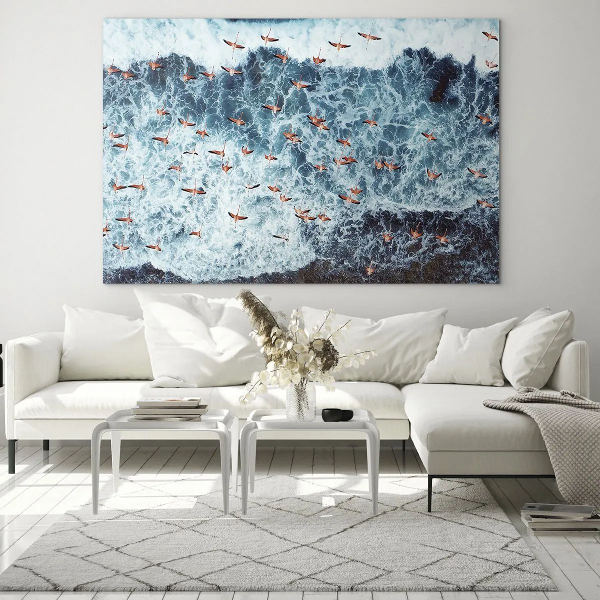 Üveg kép - Rózsaszín flamingók a durva óceáni hullámok felett - 70x50cm - A tengerparti parádé - Modern fali dekoráció nappalihoz és hálószobához ARTTOR
