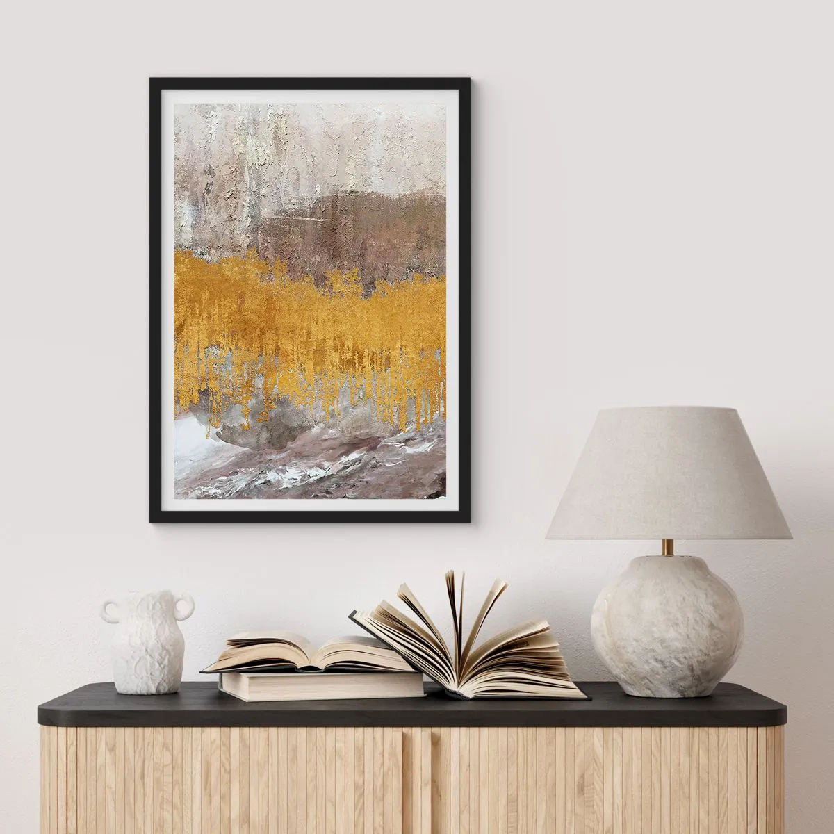 Poszter fehér keretben - Absztrakt textúra arany és bézs színben, mélységhatással - 50x70cm - Egy aranyszínű fuvallat - Modern fali dekoráció nappalihoz és hálószobához ARTTOR