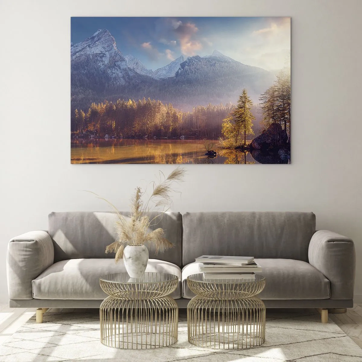Üveg kép - Aranyló reggeli fény egy erdővel körülvett hegyi tó felett - 70x50cm - A hegyekben és völgyekben - Modern fali dekoráció nappalihoz és hálószobához ARTTOR