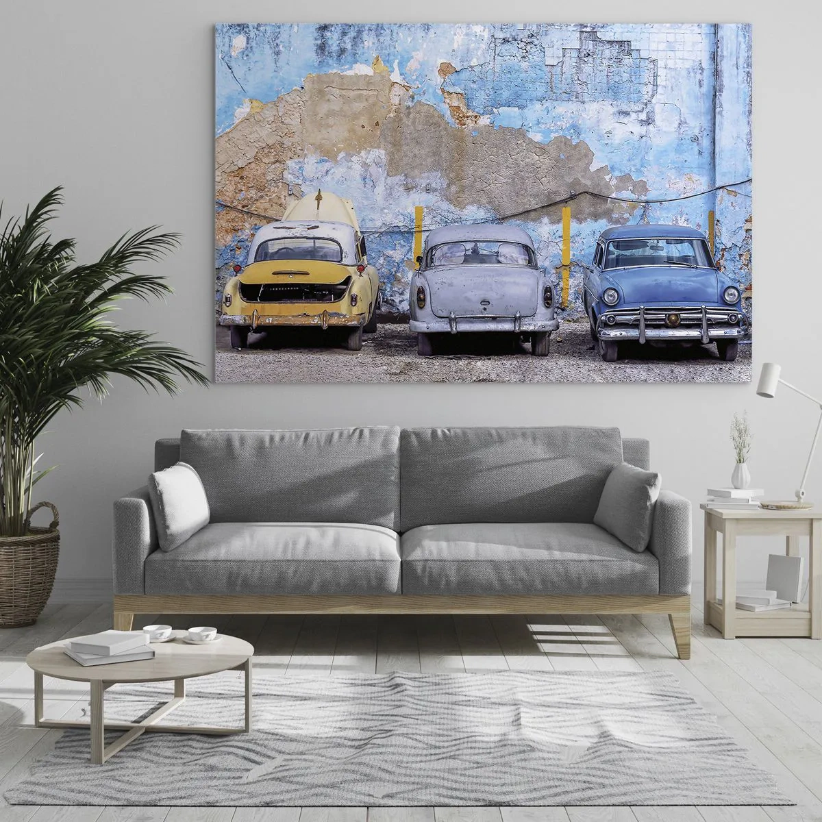 Üveg kép - Veterán autók egy romos fal hátterében - 70x50cm - Veteránok találkozása - Modern fali dekoráció nappalihoz és hálószobához ARTTOR