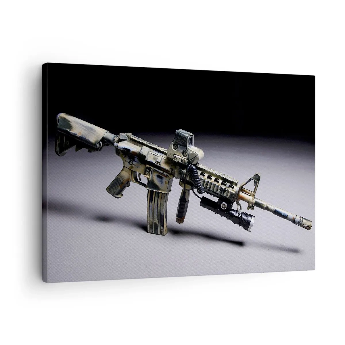Vászonkép - Modern fegyver álcázó színben, sötét háttér előtt - 70x50cm - Mindig veszélyes - Modern fali dekoráció nappalihoz és hálószobához ARTTOR