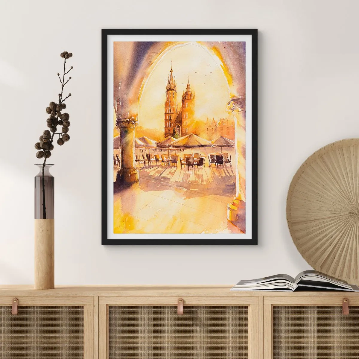 Poszter fehér keretben - Egy akvarell, amely a krakkói piacteret ábrázolja naplementekor. - 50x70cm - Napkelte a krakkói piactér felett - Modern fali dekoráció nappalihoz és hálószobához ARTTOR
