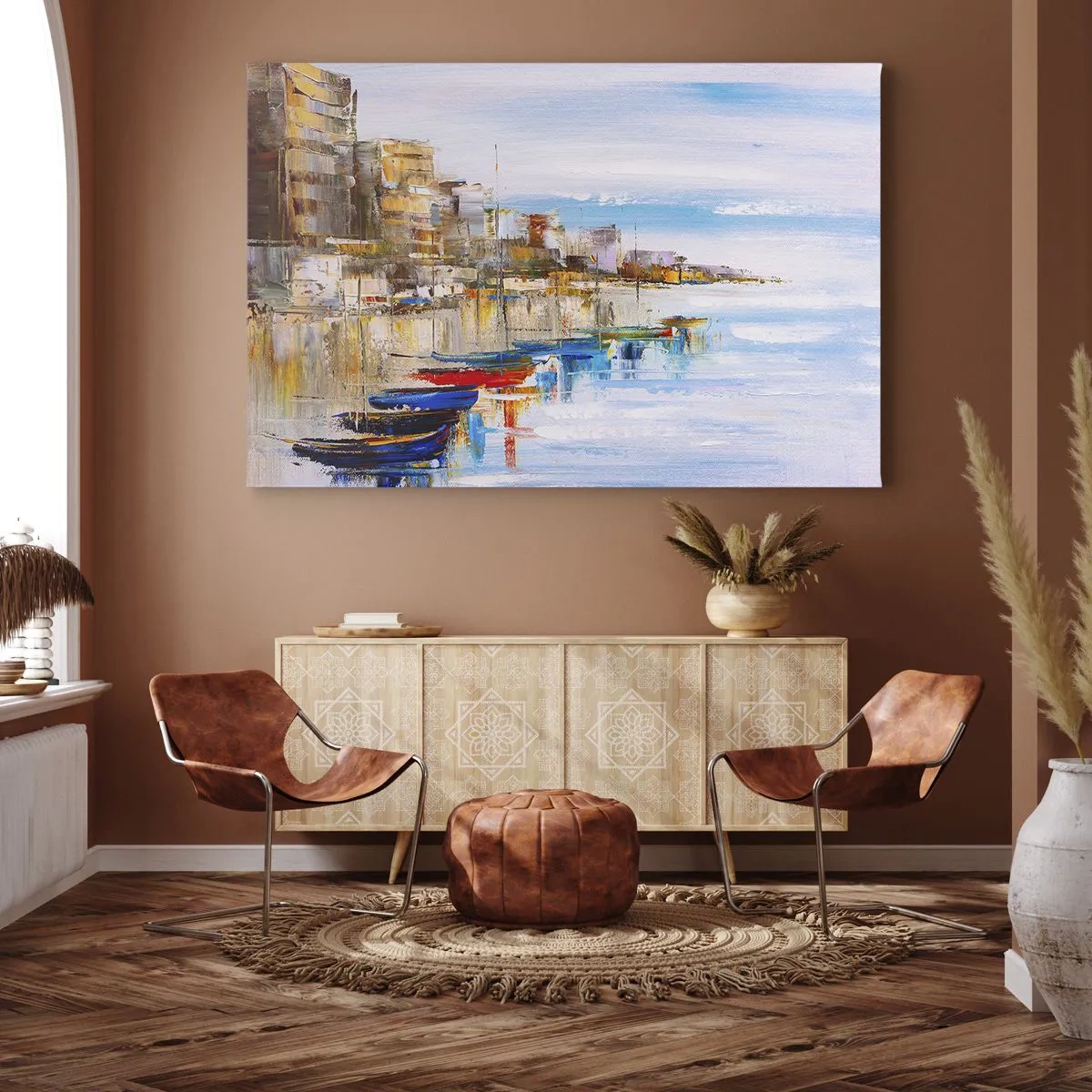 Vászonkép - Színes hajók a parton, kilátással a városra - 70x50cm - Sokszínű városi kikötő - Modern fali dekoráció nappalihoz és hálószobához ARTTOR