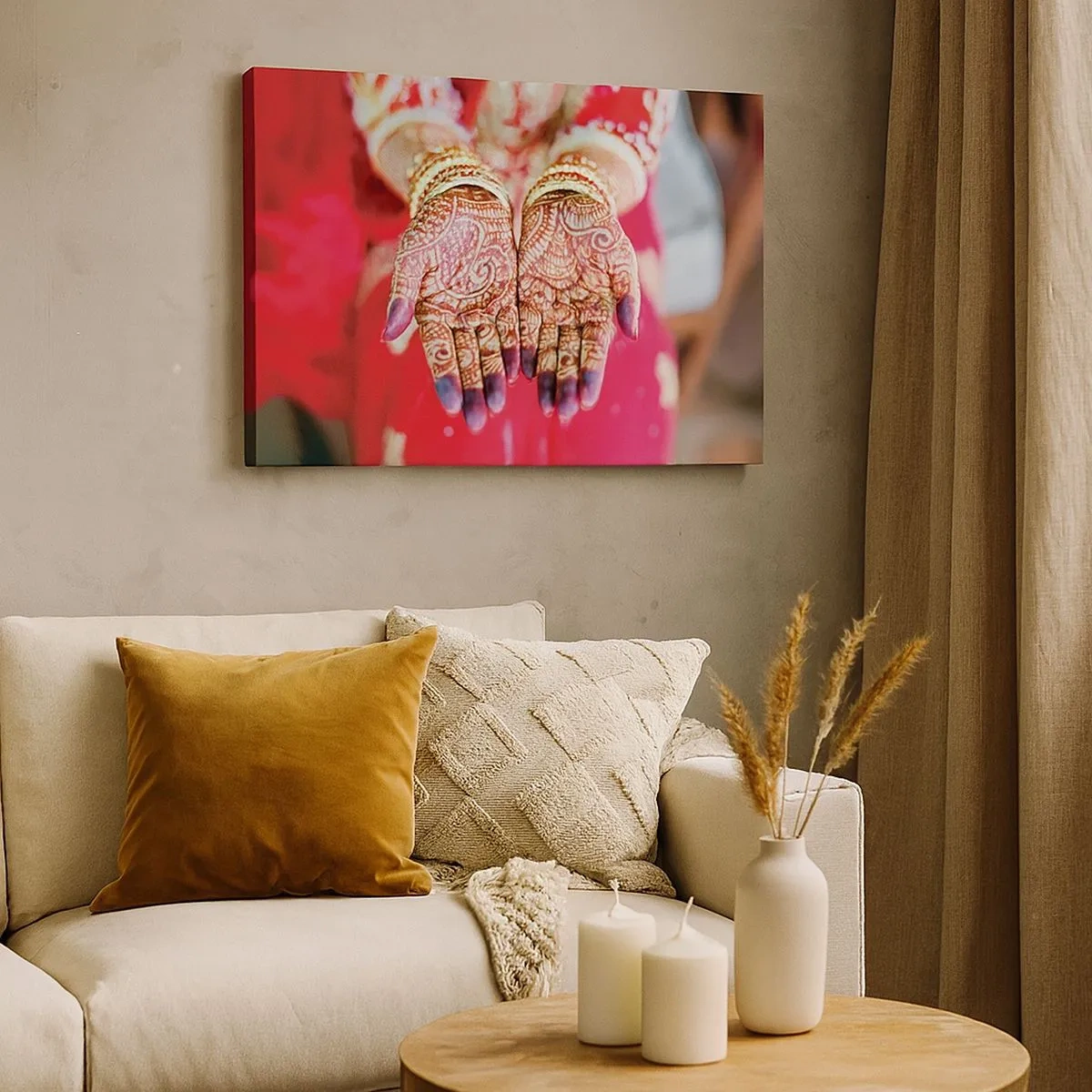 Vászonkép - Hennával díszített kezek egy piros ruha hátterében - 70x50cm - Szerencsére elkészült - Modern fali dekoráció nappalihoz és hálószobához ARTTOR