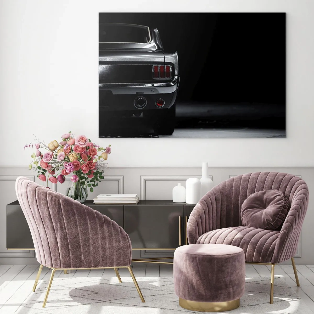 Üveg kép - Egy klasszikus autó hátulja sötét, stílusos belső térben - 70x50cm - Klasszikus báj - Modern fali dekoráció nappalihoz és hálószobához ARTTOR