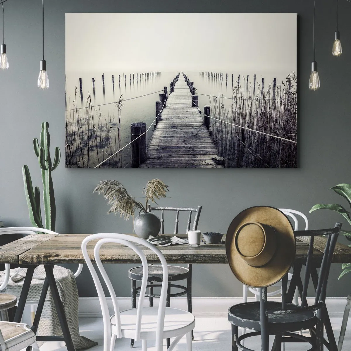 Vászonkép - Egy fahíd vezet egy ködös térbe - 70x50cm - Merülj el a békében - Modern fali dekoráció nappalihoz és hálószobához ARTTOR