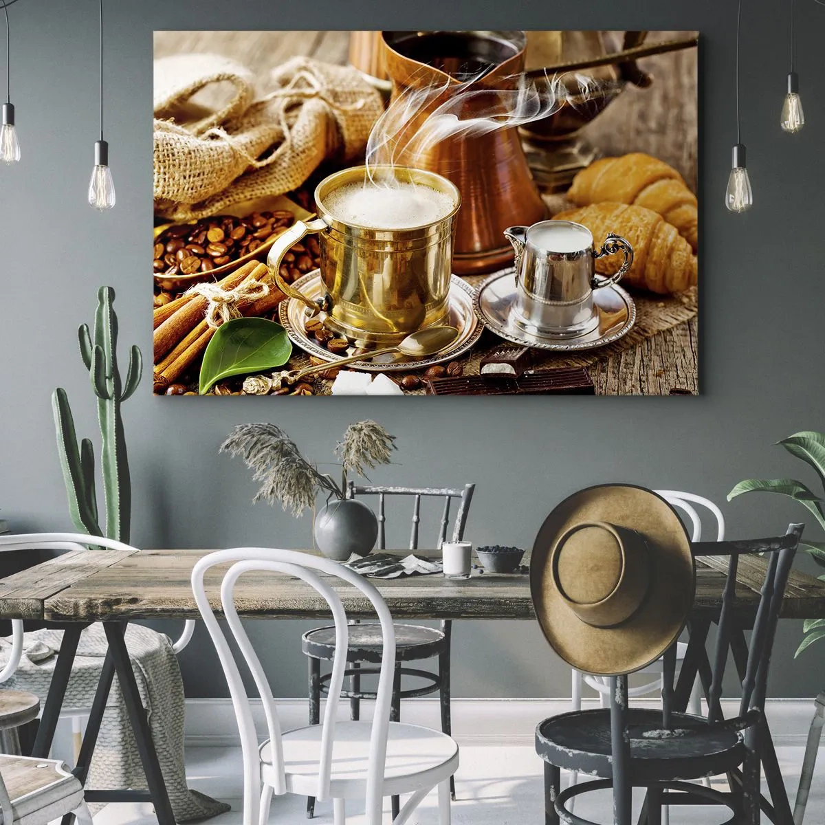 Vászonkép - Egy arany bögre kávé, babbal, kancsókkal és croissant-okkal körülvéve - 70x50cm - Szép napot! - Modern fali dekoráció nappalihoz és hálószobához ARTTOR