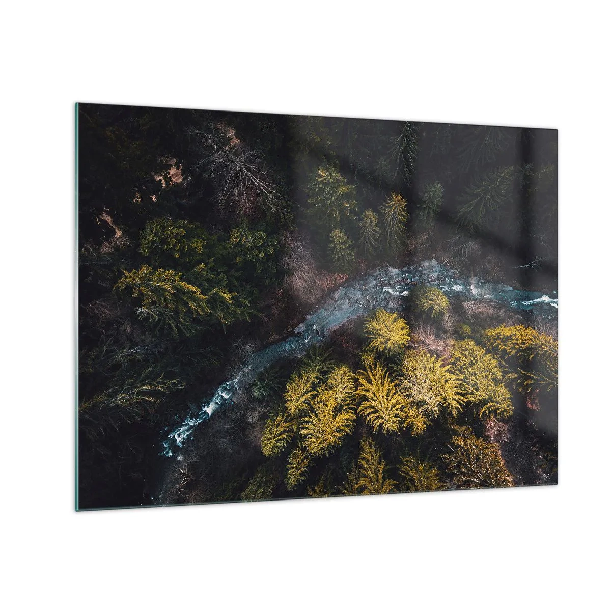 Üveg kép - Madártávlatból egy erdei táj kanyargós patakkal - 70x50cm - Gyorsan, egyre gyorsabban - Modern fali dekoráció nappalihoz és hálószobához ARTTOR