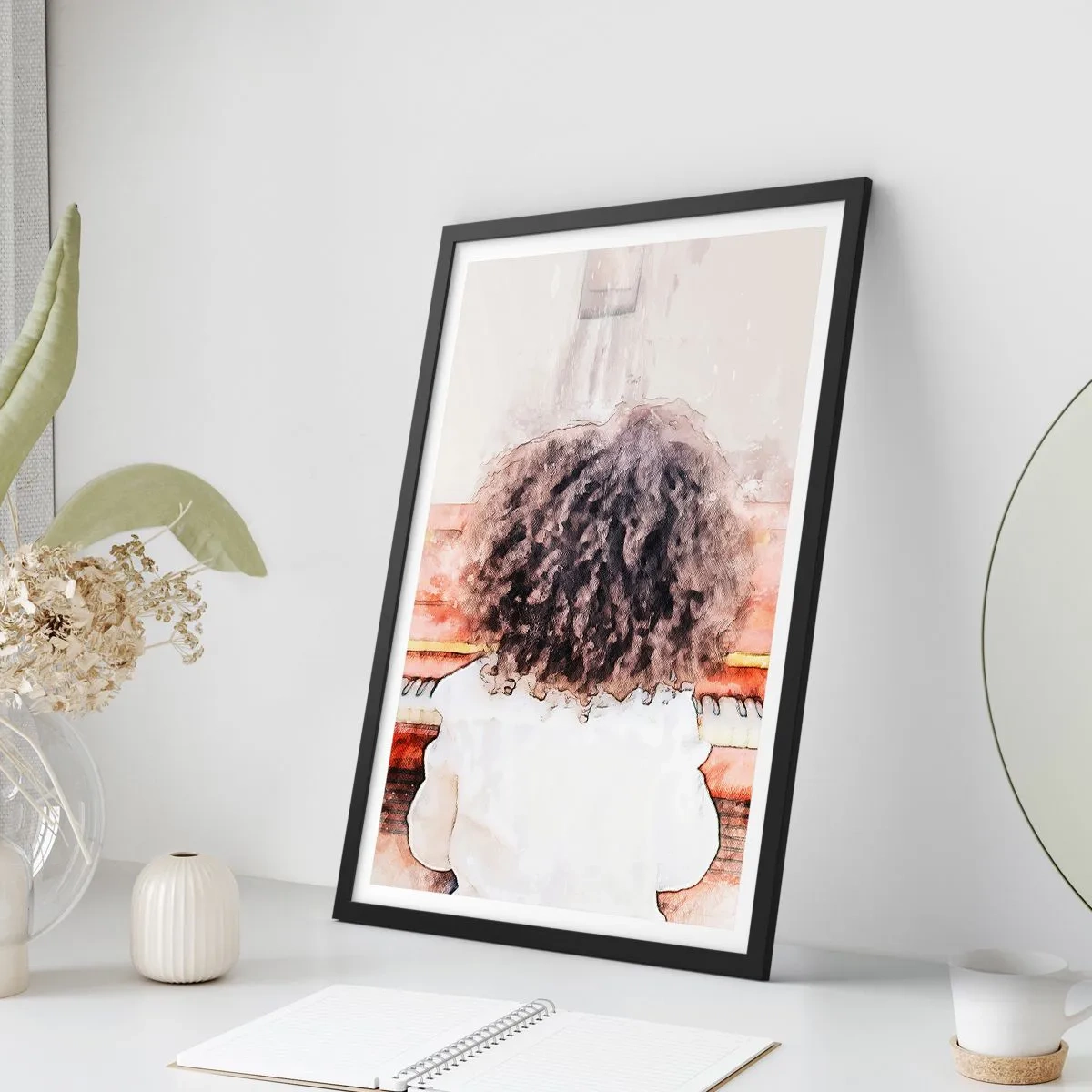 Poszter fehér keretben - Egy dús fürtökkel rendelkező gyermek akvarell stílusú zongorázik - 50x70cm - Az új világban - Modern fali dekoráció nappalihoz és hálószobához ARTTOR