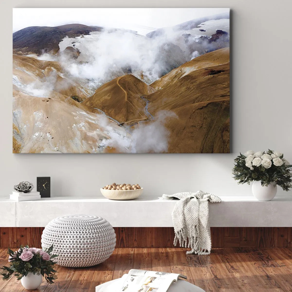 Vászonkép - Hegyi táj gőzzel zord éghajlaton - 70x50cm - Izland nyers szépsége - Modern fali dekoráció nappalihoz és hálószobához ARTTOR