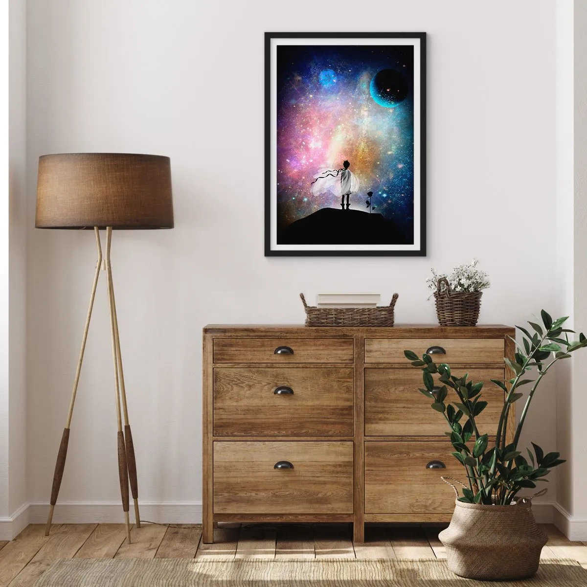 Poszter fehér keretben - Egy fantasztikus űrjelenet egy szereplő sziluettjével és egy rózsával - 50x70cm - Kis herceg - Modern fali dekoráció nappalihoz és hálószobához ARTTOR