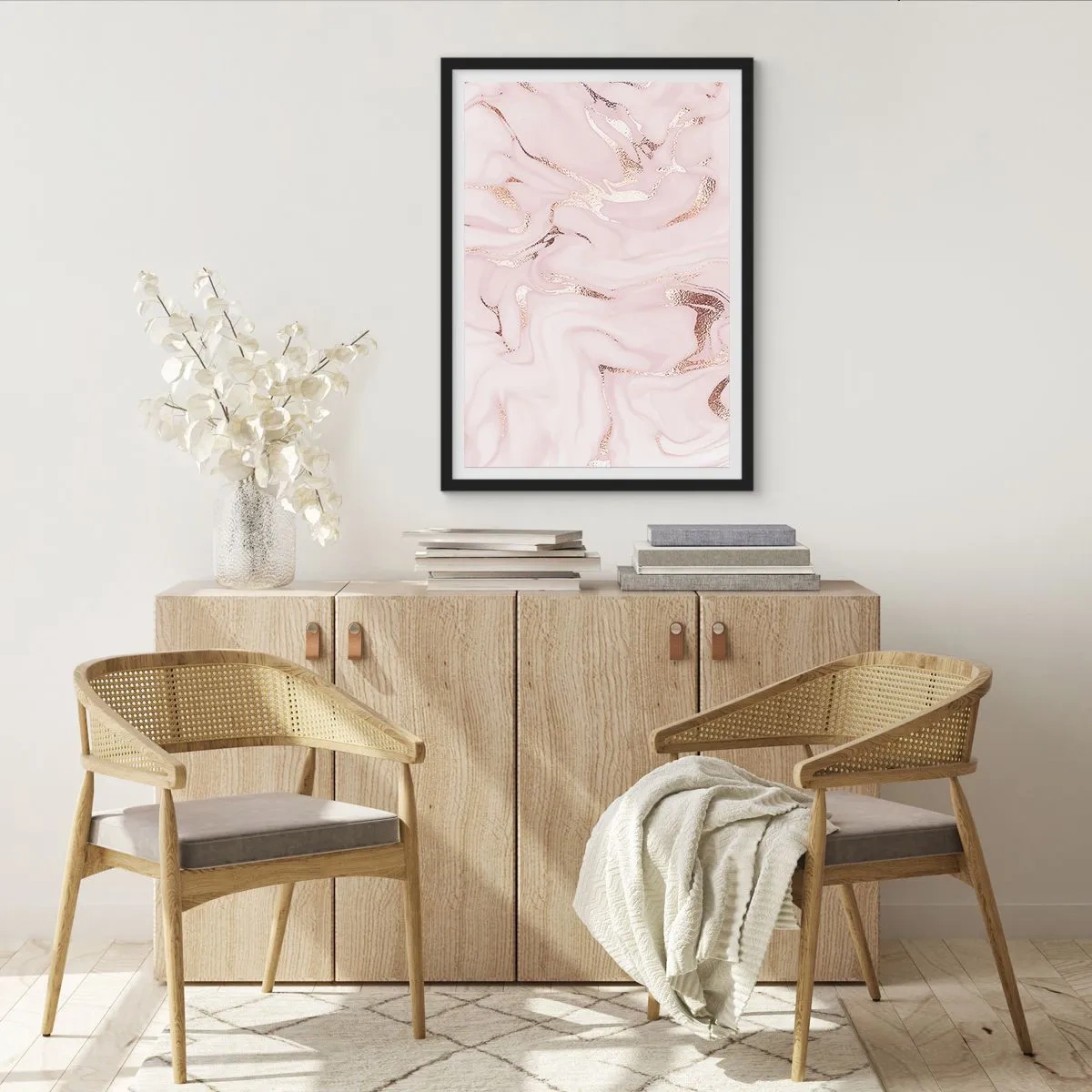 Poszter fehér keretben - Elegáns márványminta rózsaszín árnyalatokban, arany díszítéssel - 50x70cm - Rózsaszín tébolyban - Modern fali dekoráció nappalihoz és hálószobához ARTTOR